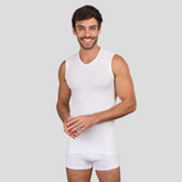 فانيلة داخلية بدون أكمام برقبة V